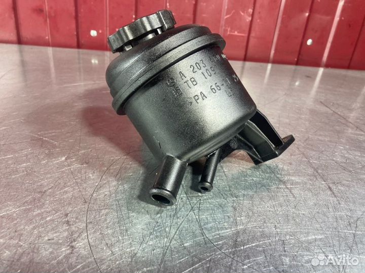 Бачок гидроусилителя Mercedes C-Class W203 OM611