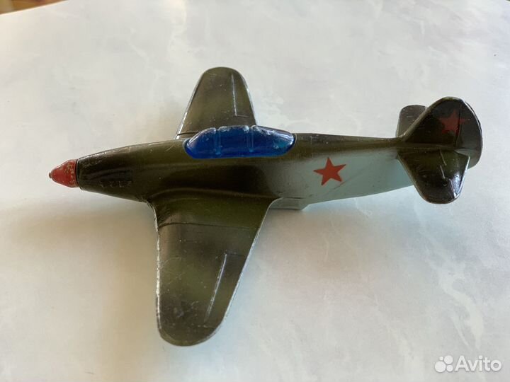 Модель самолёта Як-3 (от пепельницы)