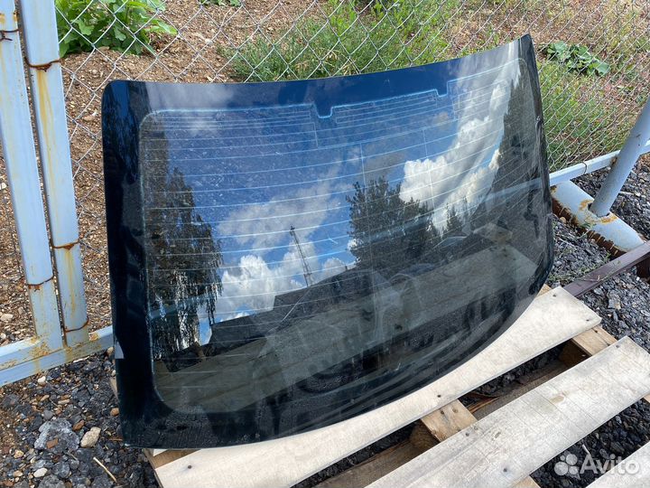 Ветровое стекло заднее Audi A4 B8