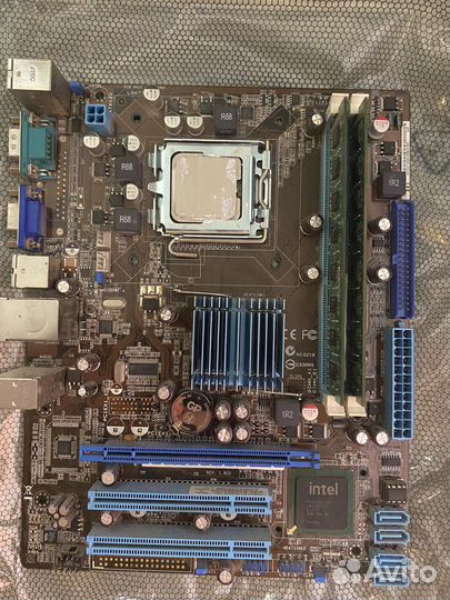 Материнская плата с процессором