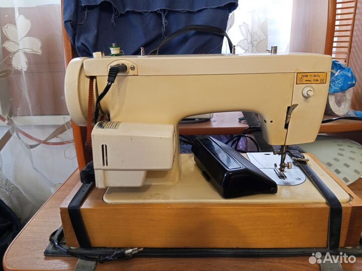 Швейная машина чайка 132М