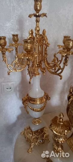 Часы с канделябрами