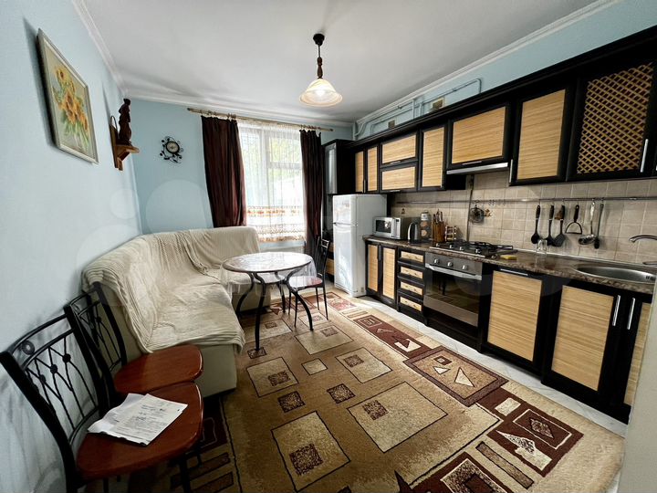 1-к. квартира, 42 м², 1/10 эт.