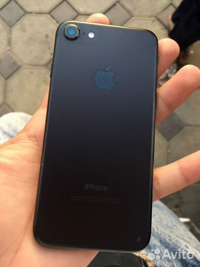 Телефон iPhone 7