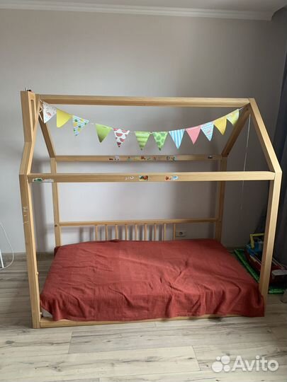 Кроватка-домик