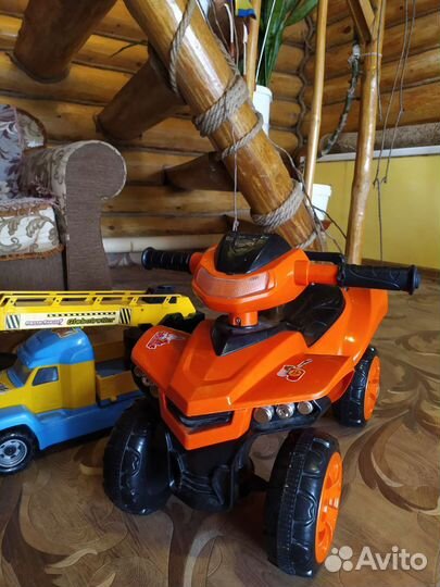 Машинка-каталка