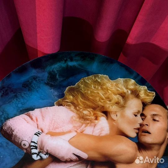 Дизайнерский стол