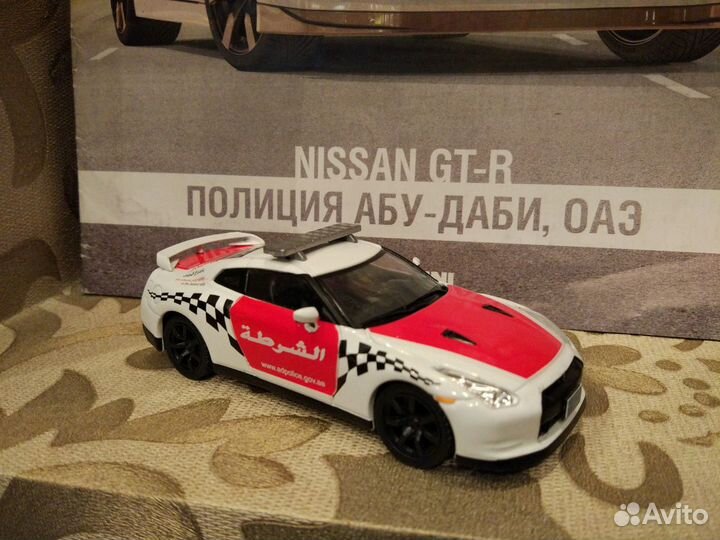 Полицейская машина Nissan GT-R