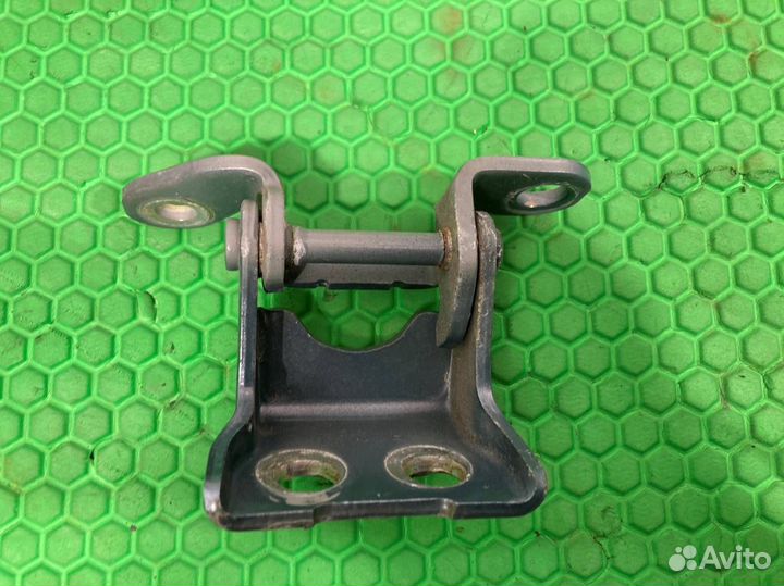 Петля двери верхняя задняя левая Acura Mdx YD2