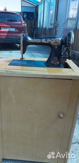Швейная машинка зингер ножная