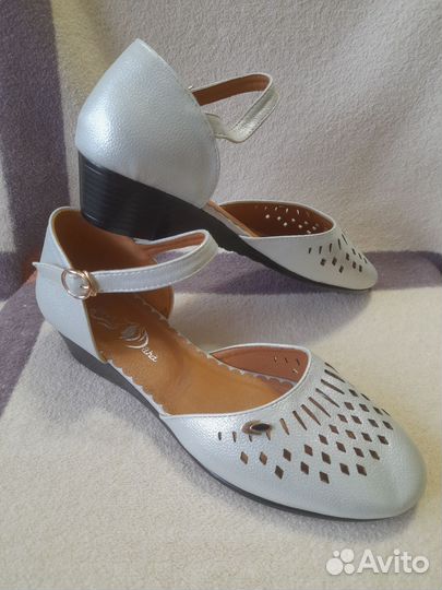 Босоножки женские 39 размер
