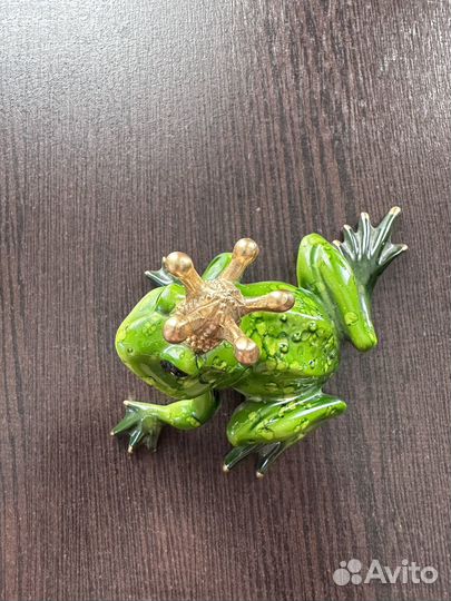 Статуэтка лягушки