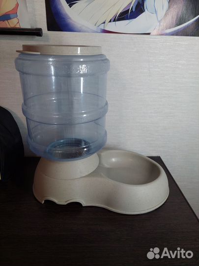 Автоматическая кормушка для животных