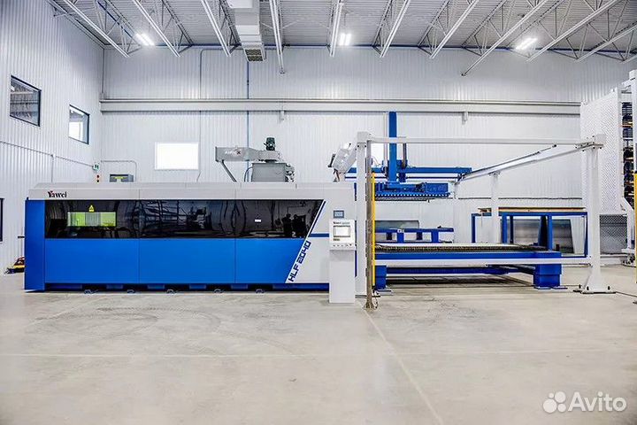 Автоматизированный комплекс лазерной резки HLF3015