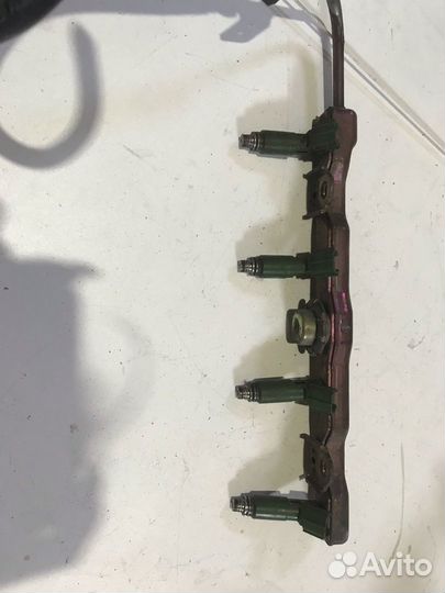 Форсунка топливная и рампа Toyota 1zzfe