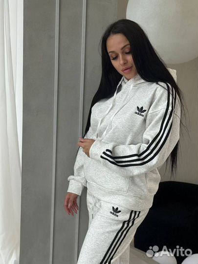 Спортивный костюм adidas