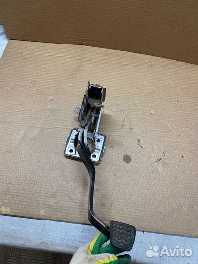 Педаль тормоза Hilux 7 Рестайлинг