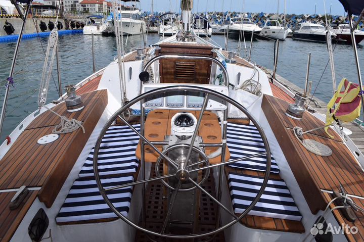 Морская прогулка на парусной яхте