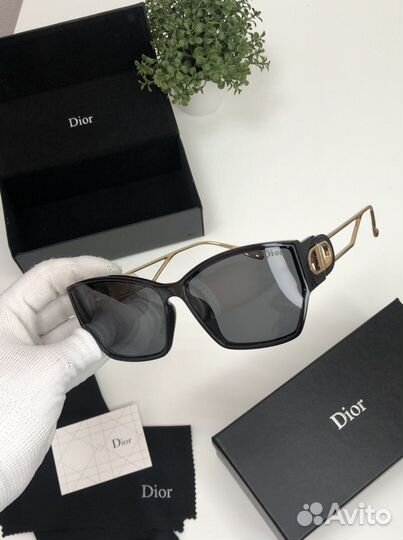 Очки солнцезащитные женские Dior