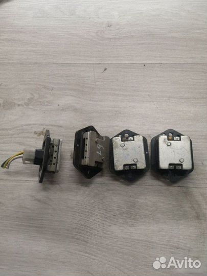 Резистор печки Mitsubishi Lancer 9