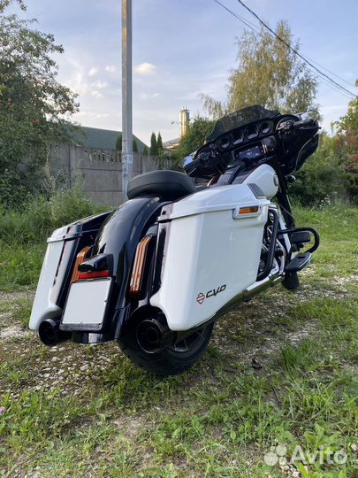 Harley davidson CVO street glide