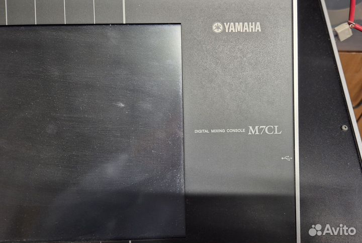 Микшерный пульт Yamaha M7CL-32