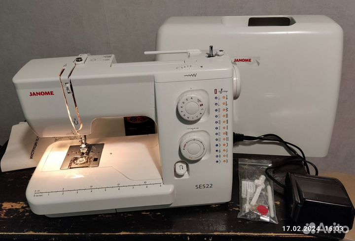 Швейная машина Janome se522