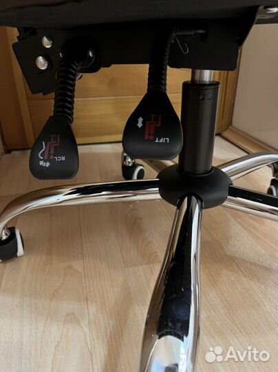 Компьютерное кресло