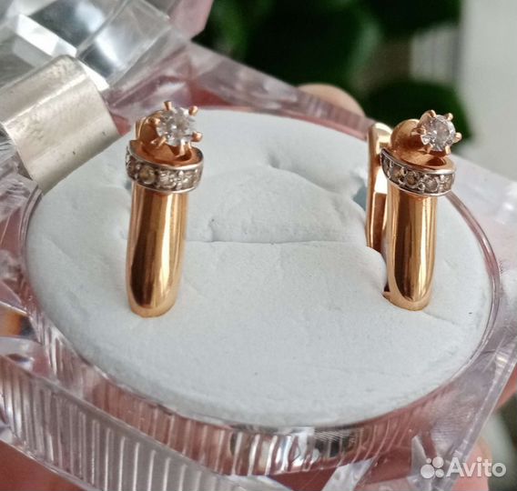 Золотые серьги