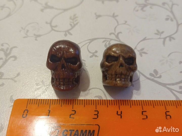 Бусина на темляк, череп