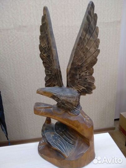 Статуэтка орла