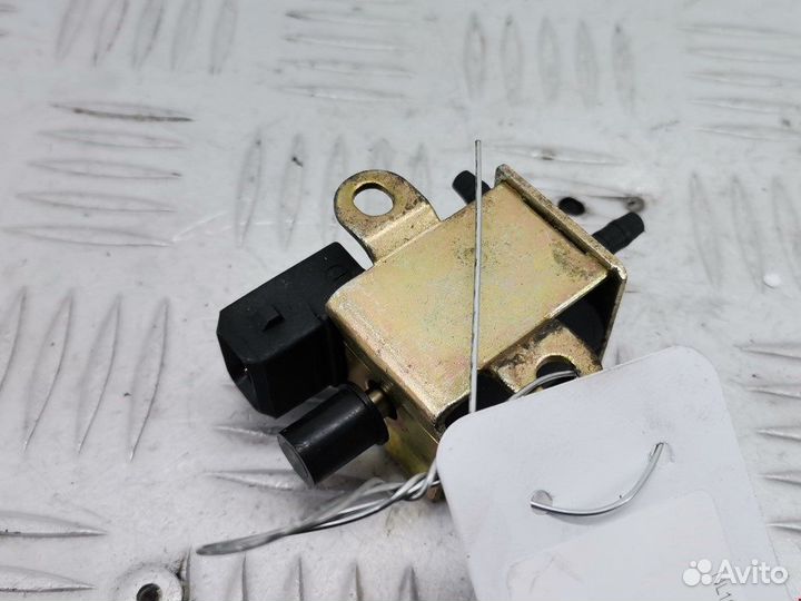 Клапан воздушный для Volkswagen Passat 5 GP