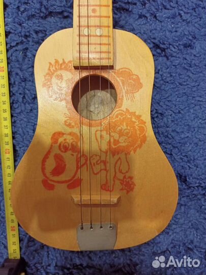 Гитара детская СССР с рисунком Винни пуха, львенка
