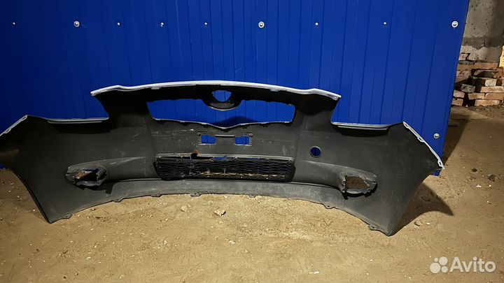 Передний бампер yaris под восстановление