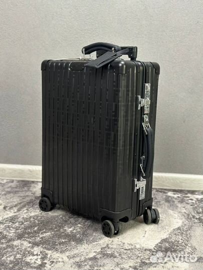 Чемодан fendi rimowa