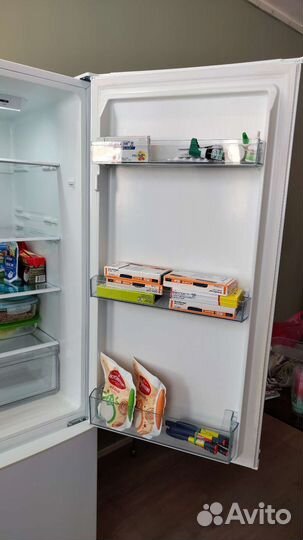 Продам отличный холодильник dexp NF275D no frost