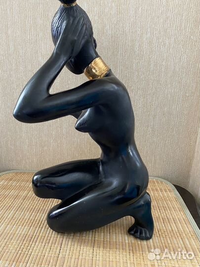 Статуэтка африканка