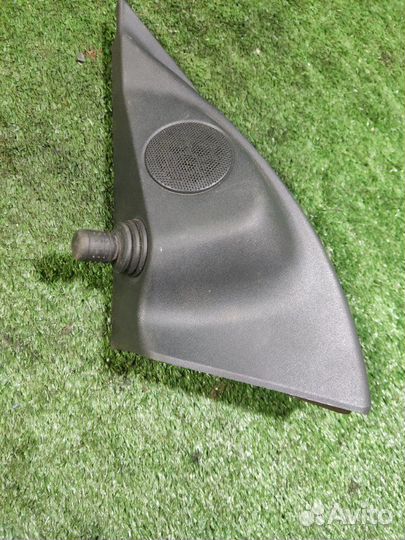 Внутренняя заглушка зеркала левая Opel Astra H