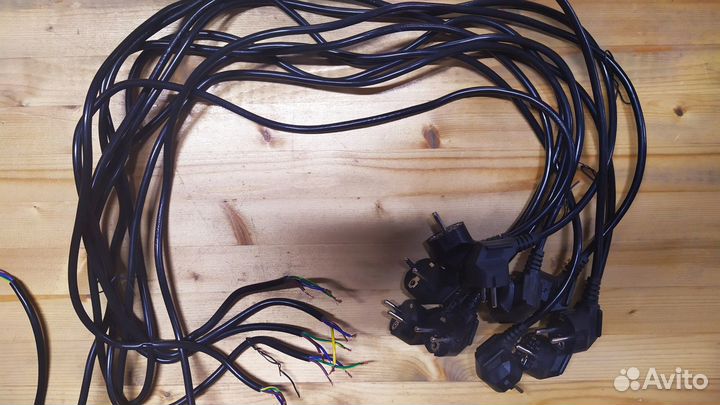 Кабель с вилкой