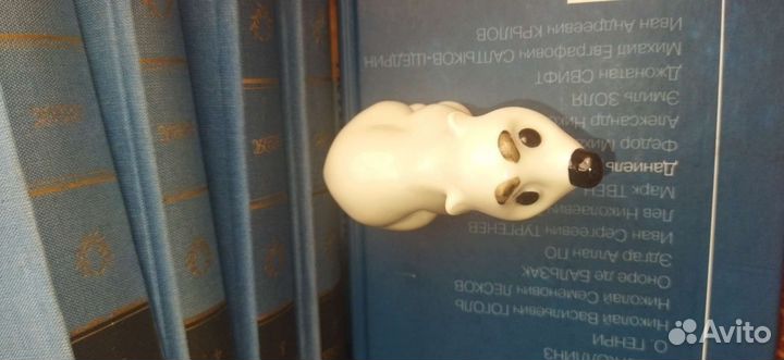 Медведь Умка фарфоровая статуэтка