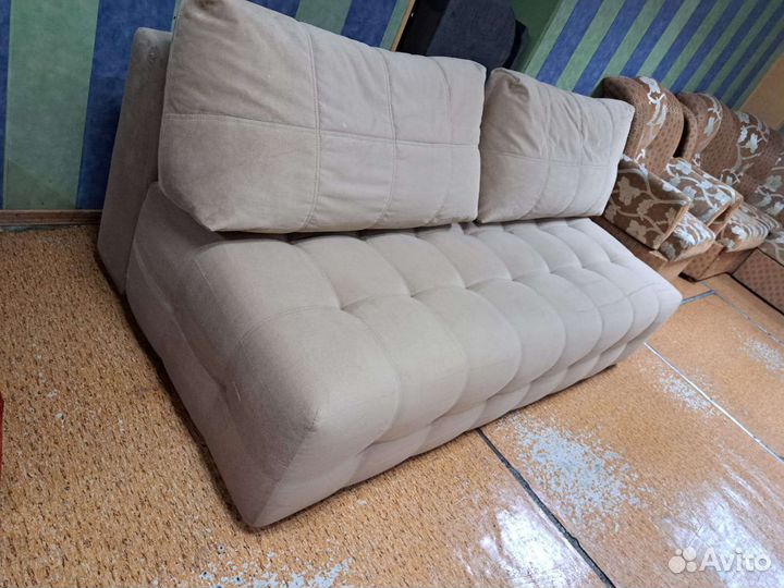 Диван книжка