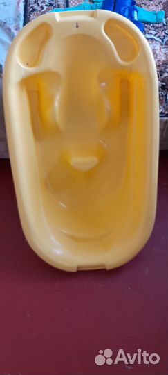 Детский костюм, желетка и ванночка для купания