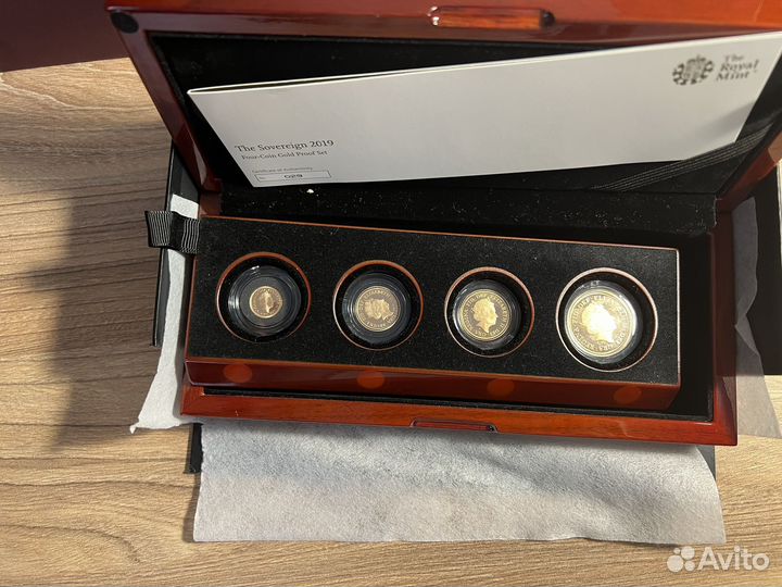 Набор золотых монет Соверены Великобритании