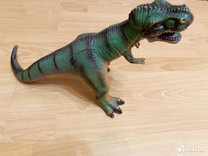 Резиновый динозавр большой