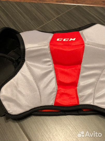 Нагрудник CCM