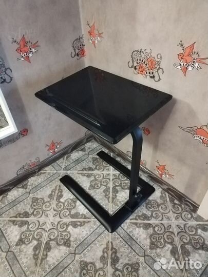 Столик для ноутбука