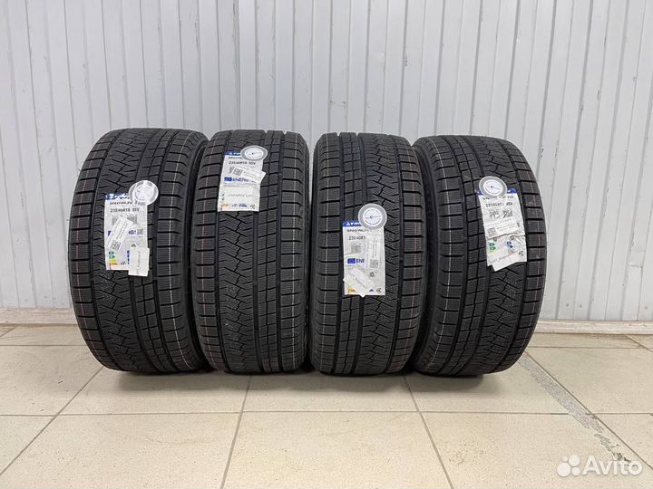 Triangle Snowlink TWT02 245/35 R19