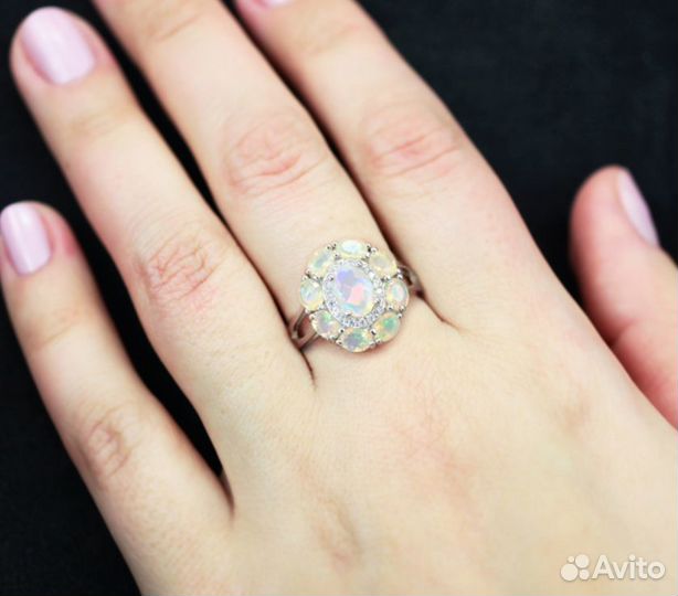 Серебряное кольцо с эфиопскими опалами