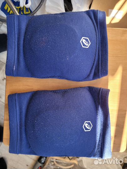 Наколенники для волейбола asics