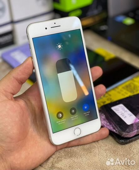 Телефон iPhone 8 plus